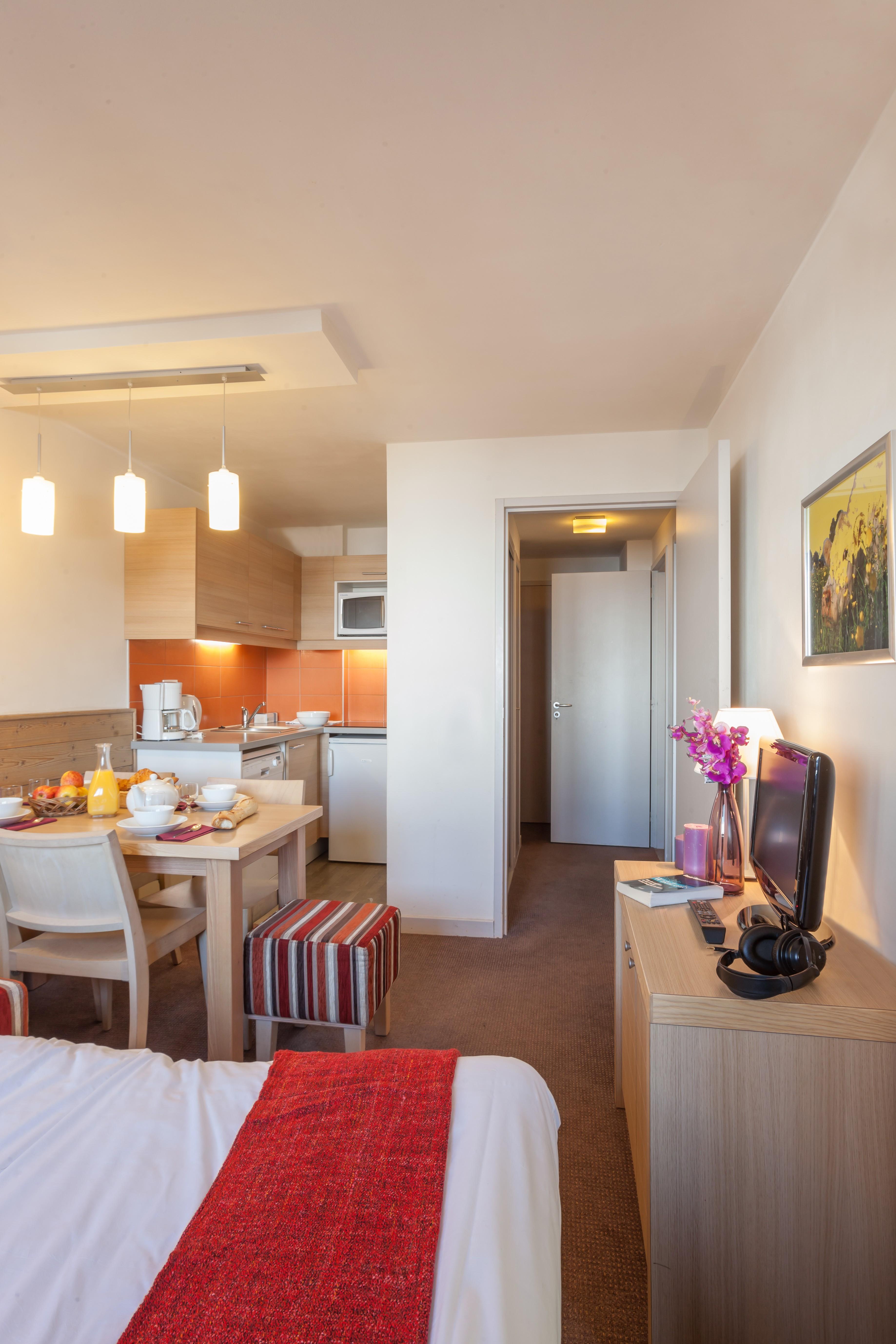 Pierre & Les Nereides Aparthotel 3*